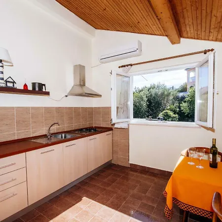 Mira By Interhome *