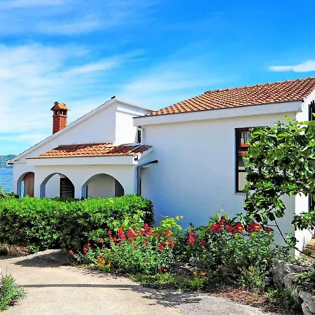 Casa vacanze Mira By Interhome Mali Iž