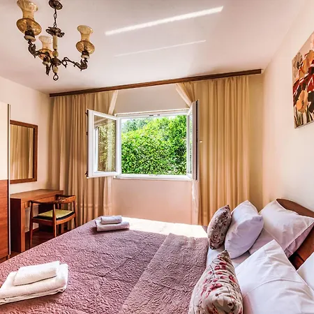 Mira By Interhome בית נופש Mali Iž